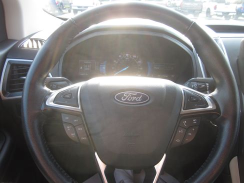 Used 2024 Ford Edge SEL AWD/4WD image 18