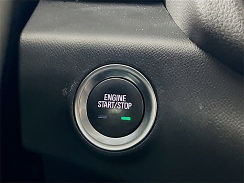 Used 2023 GMC Terrain SLE w/ Driver Convenience Package image 16