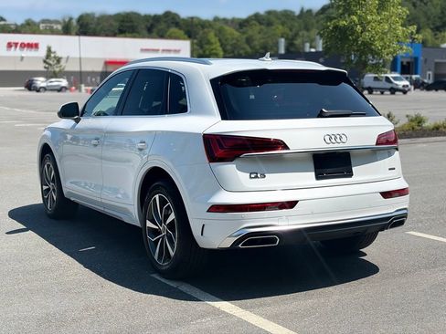 Used 2023 Audi Q5 2.0T Premium w/ Convenience Package AWD/4WD image 4