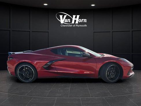 Used 2021 Chevrolet Corvette Stingray Preferred Cpe w/ Z51 Performance Package RWD image 8