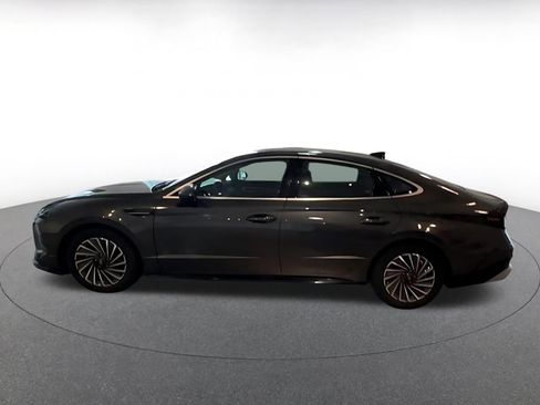 Used 2025 Hyundai Sonata SEL FWD image 9