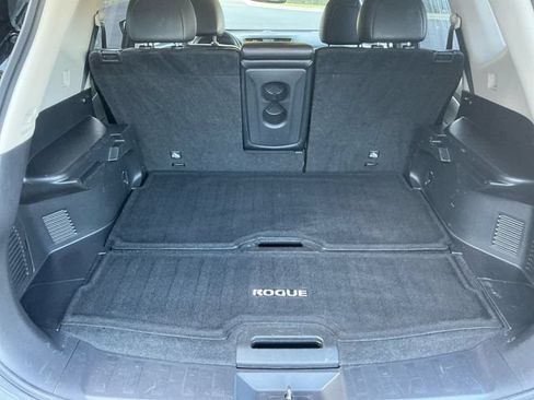 Used 2018 Nissan Rogue SL w/ Premium Package AWD/4WD image 18