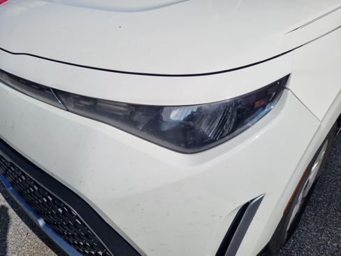 Used 2023 Kia Soul S FWD image 3