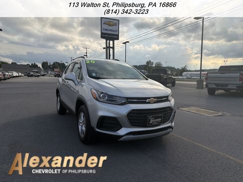 Used 2020 Chevrolet Trax LT w/ LT Convenience Package AWD/4WD image 1
