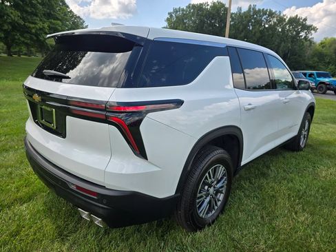 Used 2024 Chevrolet Traverse LS FWD image 7