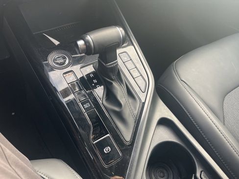 Used 2023 Kia Niro EX image 19