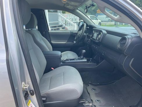 Used 2016 Toyota Tacoma SR RWD image 11