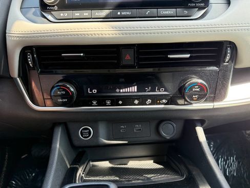 Used 2023 Nissan Rogue SV FWD image 26