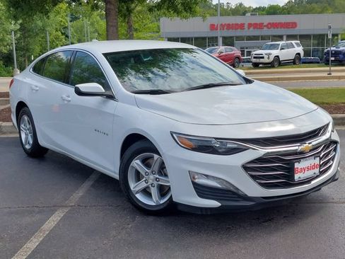 Used 2024 Chevrolet Malibu LT FWD image 2