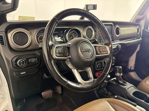 Used 2020 Jeep Gladiator Rubicon image 4