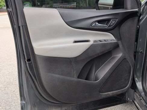 Used 2018 Chevrolet Equinox LS FWD image 9