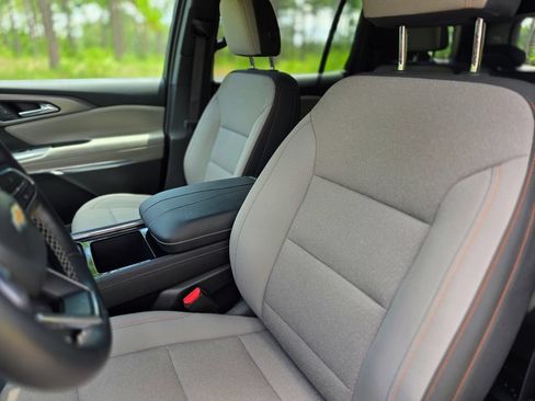 Used 2026 Chevrolet Traverse LT w/ Driver Confidence Package FWD image 14