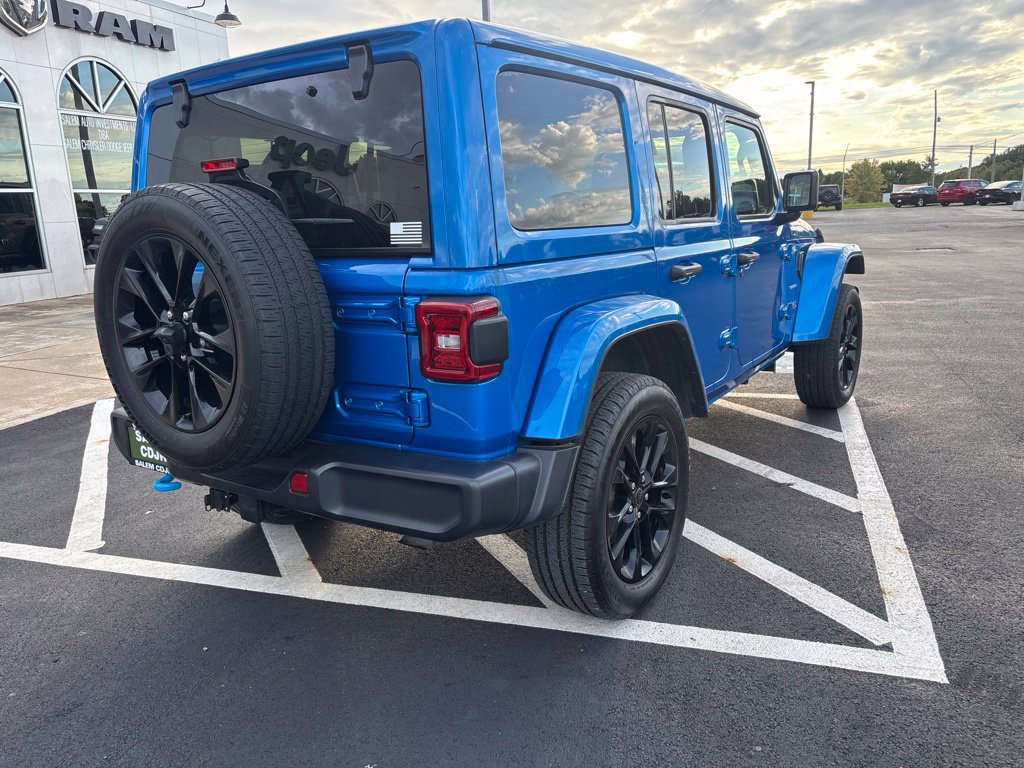 Used 2024 Jeep Wrangler Unlimited Sahara AWD/4WD image 11