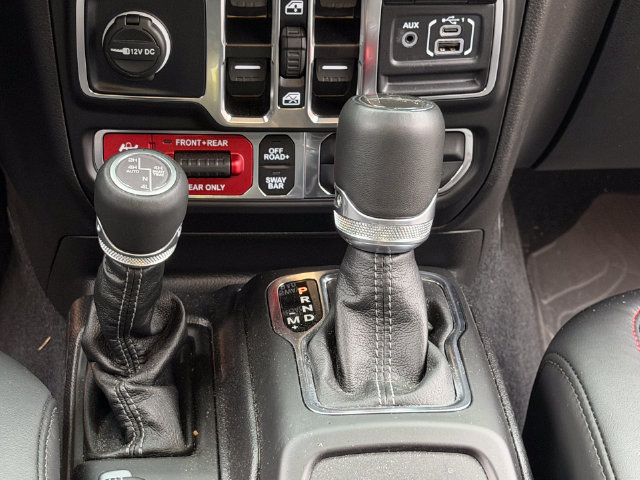 Used 2025 Jeep Gladiator Rubicon AWD/4WD image 14