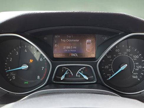 Used 2016 Ford Focus SE w/ SE Power Seat Package image 14