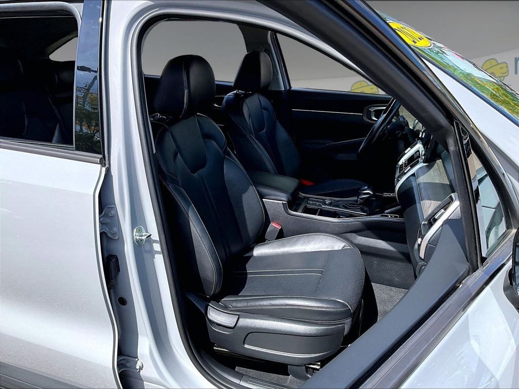 Used 2022 Kia Sorento S AWD/4WD image 11