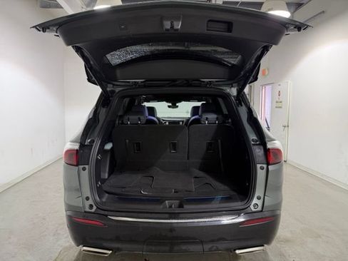 Certified 2023 Buick Enclave Essence w/ Experience Buick Package FWD image 8