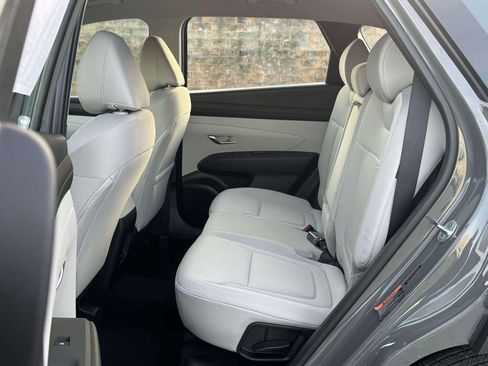 New 2026 Hyundai Tucson SE image 9