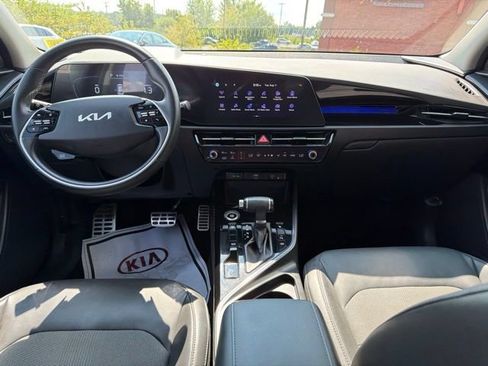 Certified 2023 Kia Niro EX Touring FWD image 17