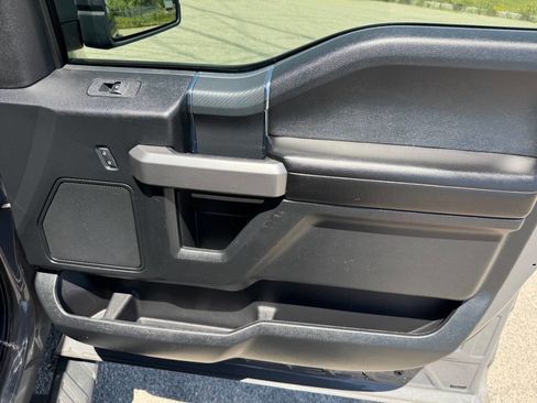 Used 2018 Ford F150 XLT w/ Equipment Group 302A Luxury AWD/4WD image 18