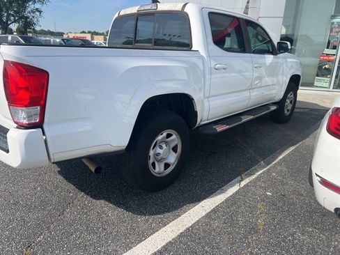 Used 2016 Toyota Tacoma SR RWD image 3