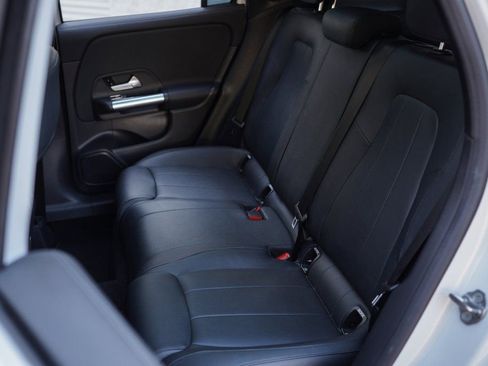 Used 2022 Mercedes-Benz GLA 250 4MATIC w/ Premium Package Lite image 24