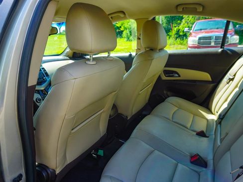 Used 2014 Chevrolet Cruze LT FWD image 18