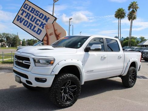 Used 2023 RAM 1500 Laramie AWD/4WD image 1