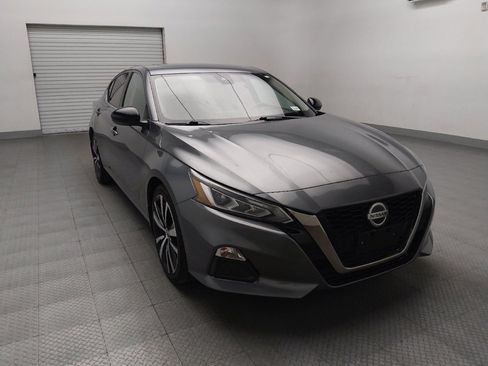 Used 2021 Nissan Altima 2.5 SR w/ SR Premium Package image 13