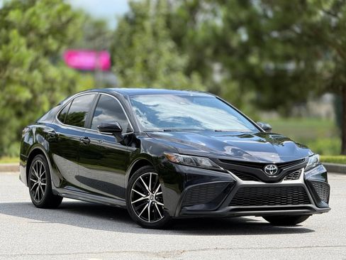 Used 2021 Toyota Camry SE AWD/4WD image 13