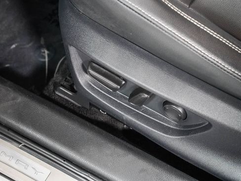 Used 2025 Toyota Camry SE FWD image 21