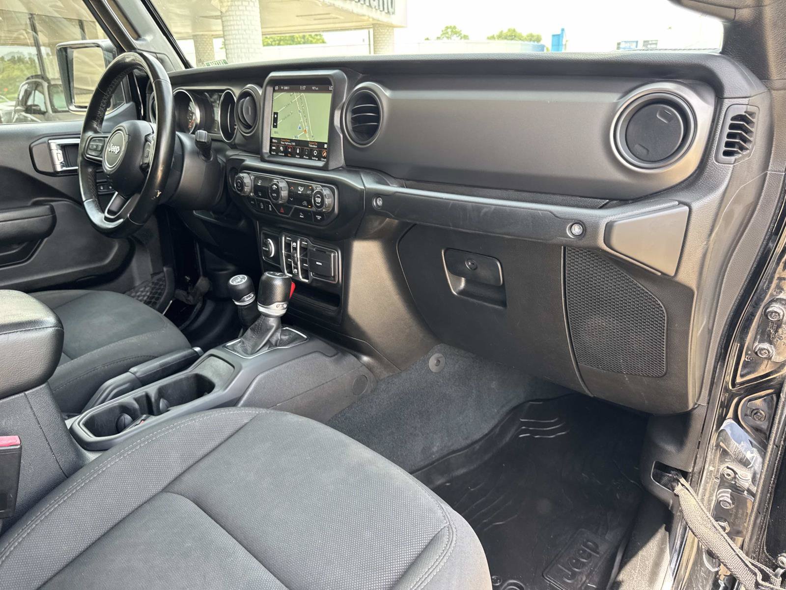 Used 2022 Jeep Gladiator Sport AWD/4WD image 12