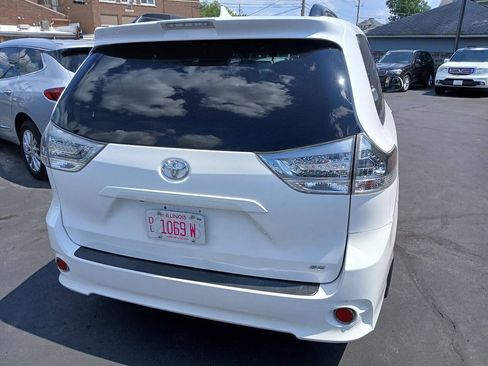 Used 2019 Toyota Sienna SE FWD image 11