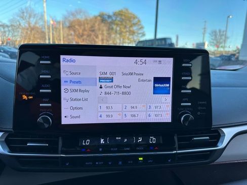 Used 2023 Toyota Sienna XLE image 25