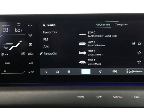 Used 2024 Kia EV9 Land image 18