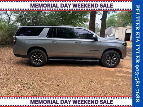 Used 2023 Chevrolet Suburban Z71 w/ Luxury Package AWD/4WD image 14