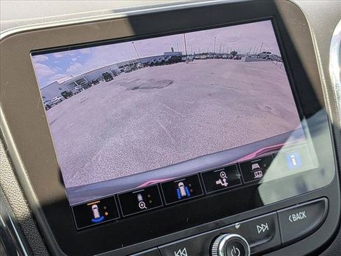 Used 2023 Chevrolet Equinox RS FWD image 11