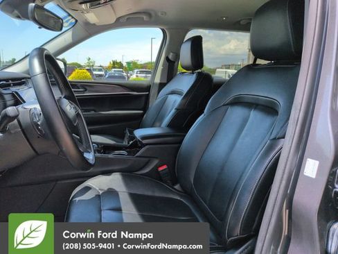 Used 2021 Jeep Grand Cherokee L Limited AWD/4WD image 23