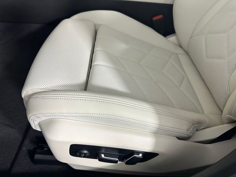 Used 2026 BMW 530i w/ M Sport Package image 11