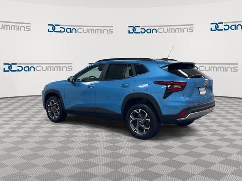 Used 2025 Chevrolet Trax LT w/ Driver Confidence Package FWD image 6