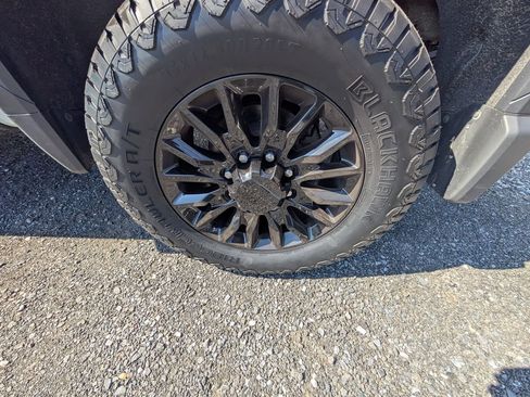 Used 2024 GMC Sierra 2500 Denali Ultimate image 12