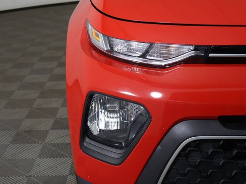 Used 2022 Kia Soul LX image 10