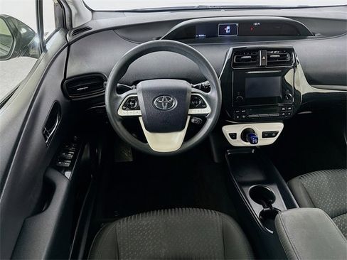Used 2017 Toyota Prius Two image 3