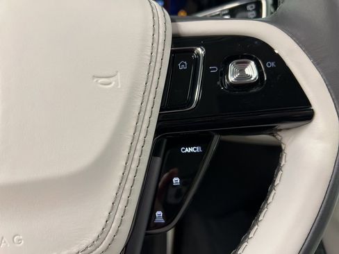 New 2026 Lincoln Aviator AWD image 18