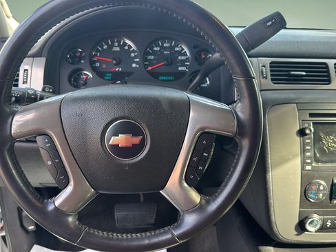 Used 2008 Chevrolet Suburban LT AWD/4WD image 14