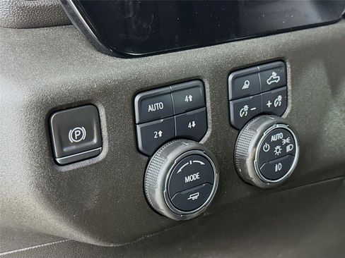 Used 2022 Chevrolet Silverado 1500 High Country w/ High Country Premium Package AWD/4WD image 12