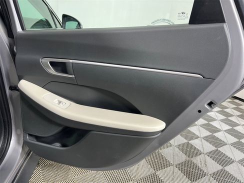 Used 2023 Hyundai Sonata SE image 16