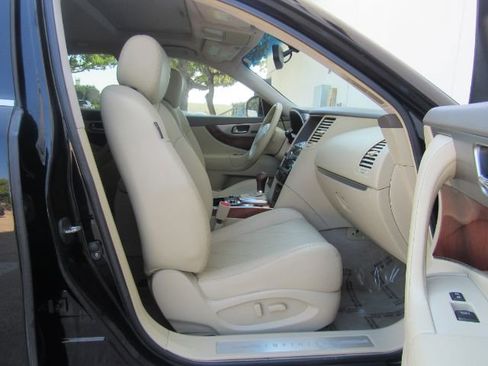 Used 2014 INFINITI QX70 2WD w/ Premium Package image 20
