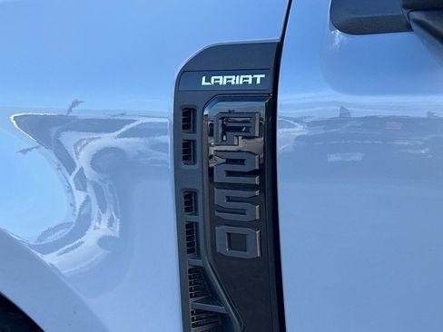 New 2026 Ford F250 Lariat w/ Black Appearance Package AWD/4WD image 23