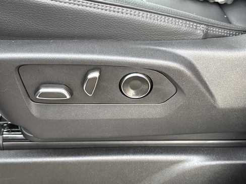 Used 2025 GMC Yukon Denali w/ LPO, Floor Liner Package image 18